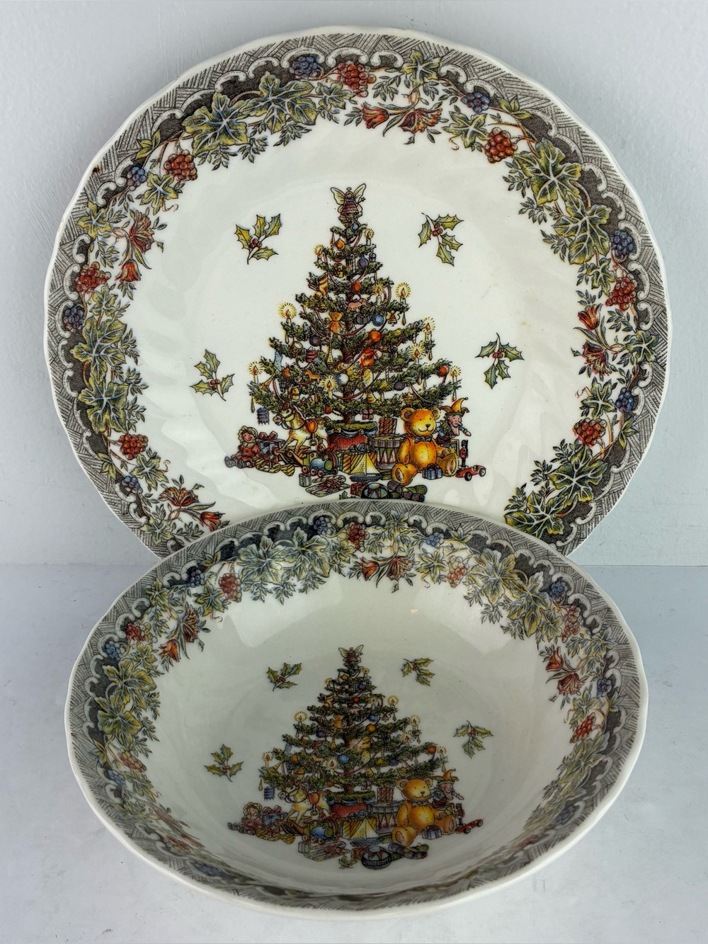 Queen’s Season’s Greetings Myott Factory Plate & Bowl Set